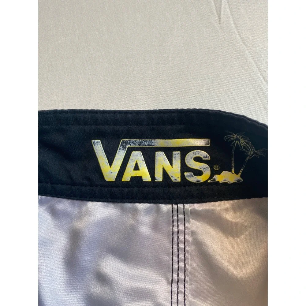 Vans Off The Wall Mens Multi Color Checkered Board Shorts Size 26 Swim Trunks